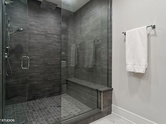 3rd image of 2111 W Belmont Ave Suite 1