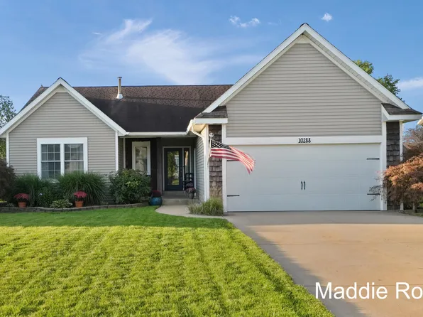 10288 Lynwood Ln, Zeeland, MI 49464