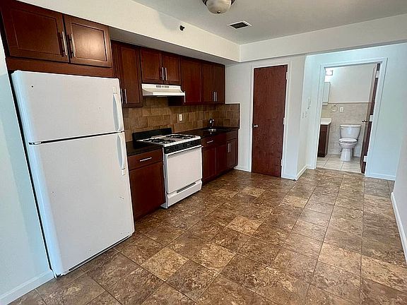 2nd image of 36-16 Astoria Blvd S #4C