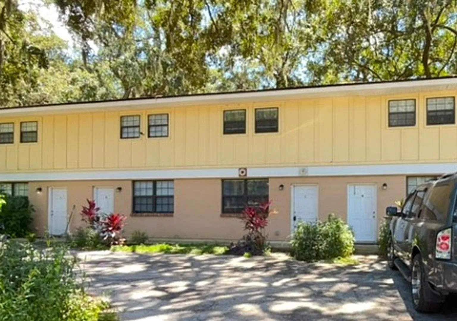 Island Townhouse-Close to Shopping and Beach! — Photo 1