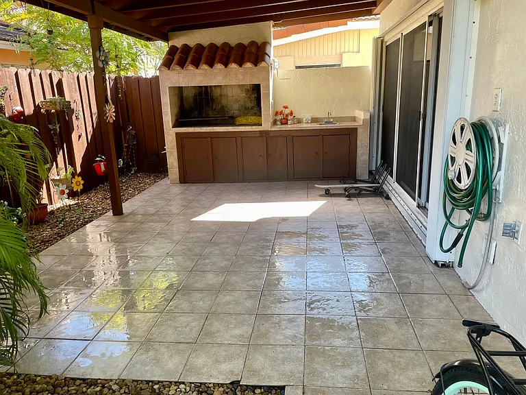5773 NW 99th Ave — Photo 3