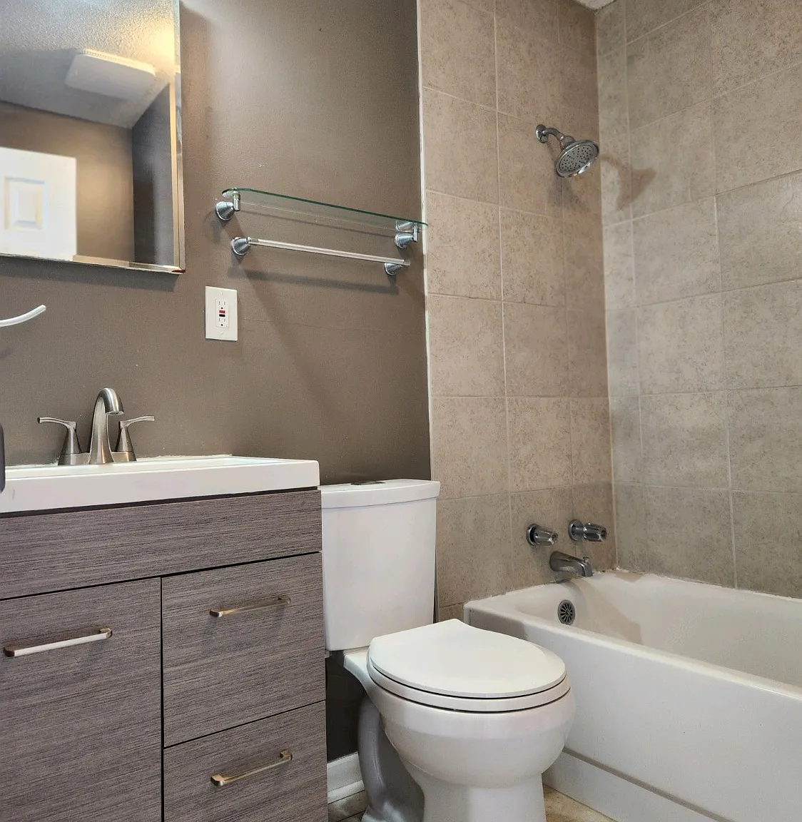 2 bed, 980 sqft, $1,100 — Photo 4