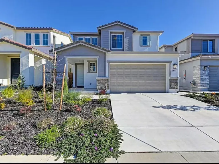 4317 Lace Fern St — Photo 1