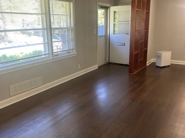 (undisclosed Address), East Pt, GA 30344