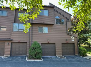 38 Tulip Ct, Nanuet, NY 10954