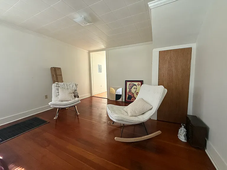 322 W Seneca St #1 — Photo 1