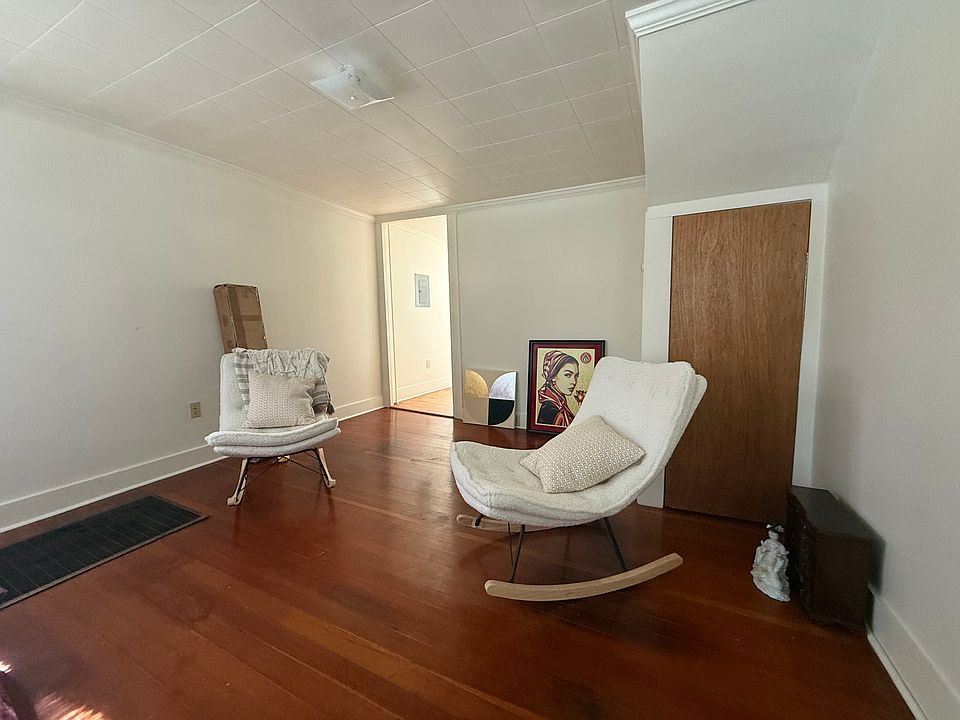 1st image of 322 W Seneca St APT 1