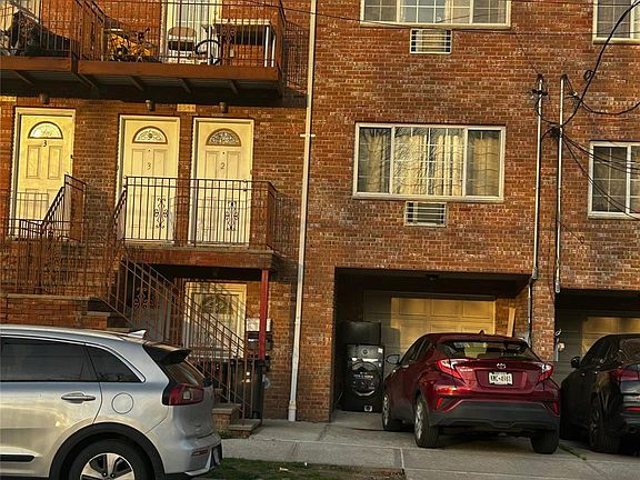 2nd image of 3544 Ely Avenue