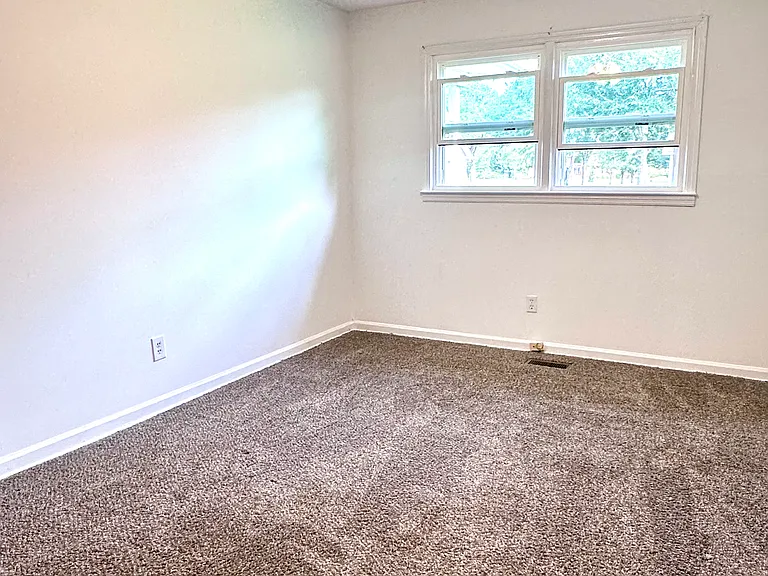 340 Pine Haven Rd — Photo 10