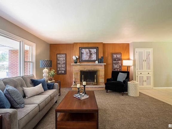 4th image of 4207 N Northbrook Ct