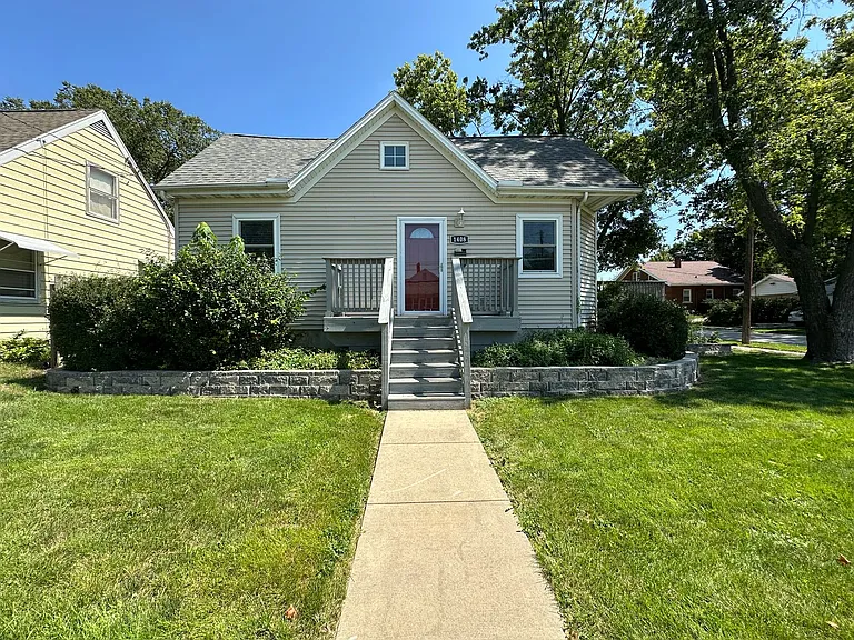 1408 S Madison St — Photo 2