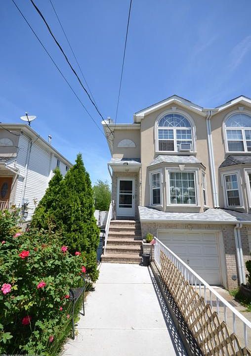 1st image of 221 Buel Ave