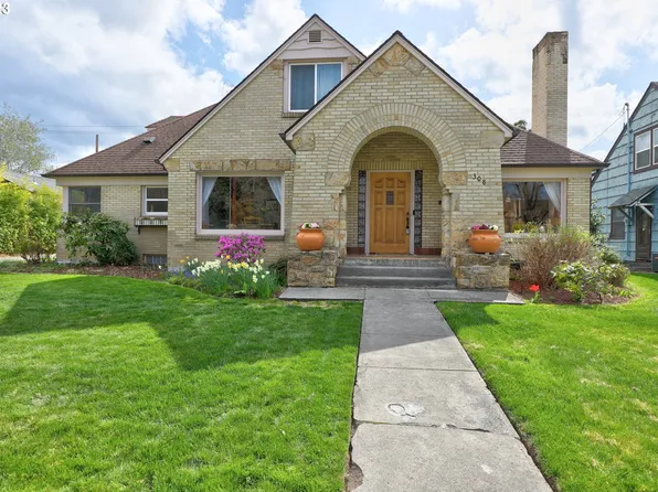 308 E 10th St, The Dalles, OR 97058