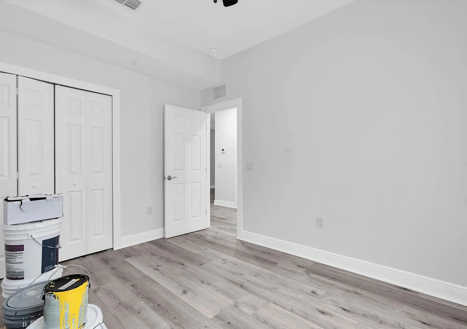 705 S Orange Ave — Photo 4