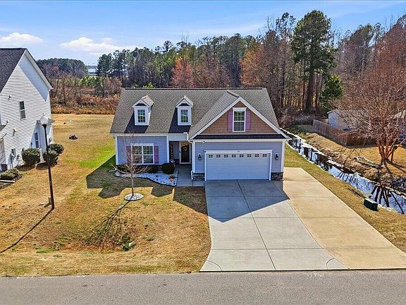 3rd image of 157 Ramsgate Dr