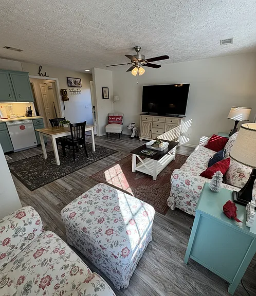 131 Westwinds Dr — Photo 4