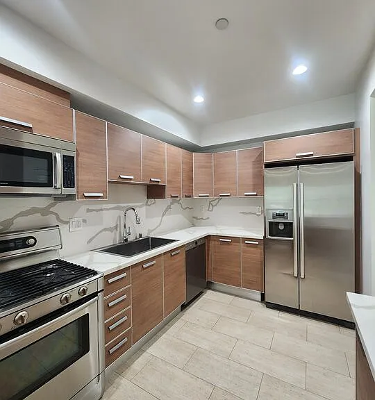 147 S Doheny Dr — Photo 5