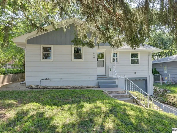849 N 75th St, Omaha, NE 68114