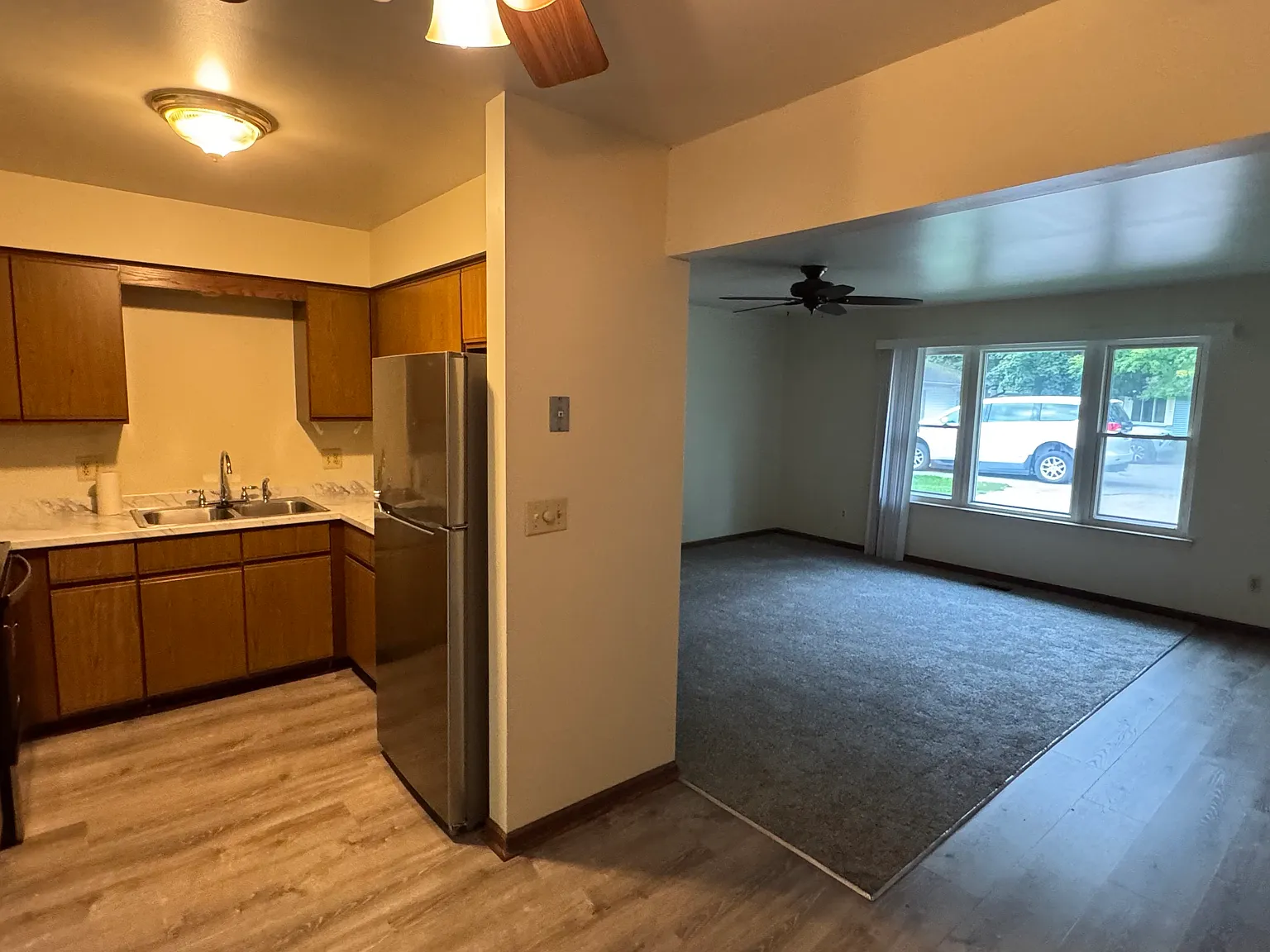 2 bed, 900 sqft, $1,325 — Photo 3