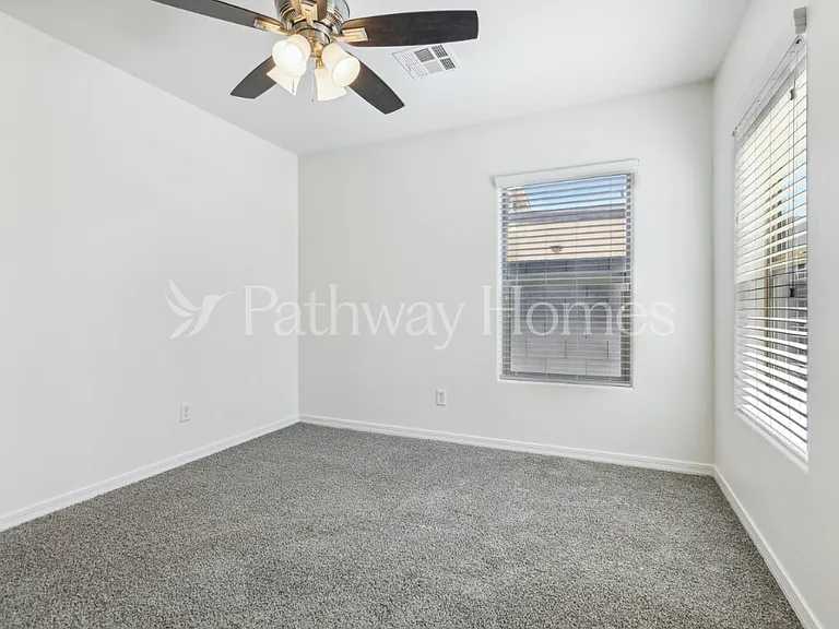 207 W Latona Rd — Photo 14