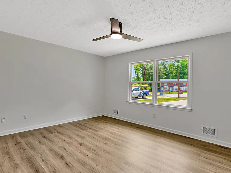 200 Meadowbrook Ct #B — Photo 19