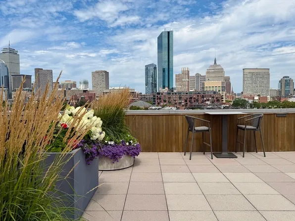 1313 Washington St APT 310, Boston, MA 02118
