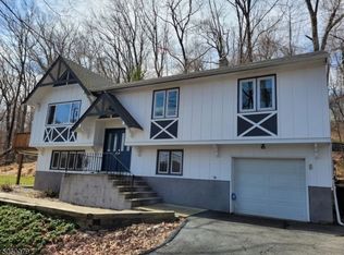 78 Seneca Lake Rd, Sparta, NJ 07871