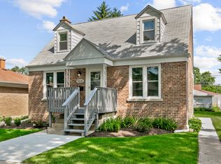9516 Jackson Ave, Brookfield, IL 60513
