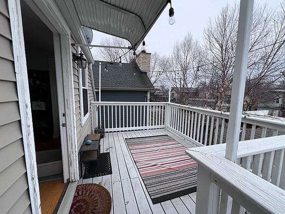 2nd image of 1924 W Belle Plaine Ave APT 3