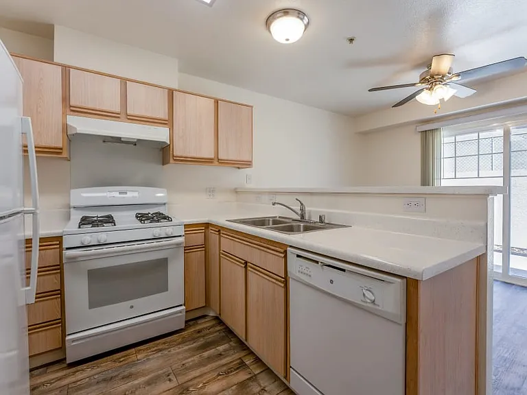 Chollas Heights - Military Housing — Photo 2