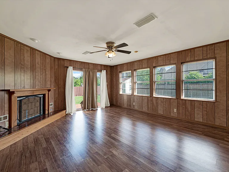 3982 Cortez Dr — Photo 9
