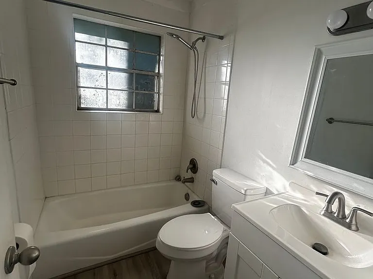 330 Meadowbrook Ln — Photo 13