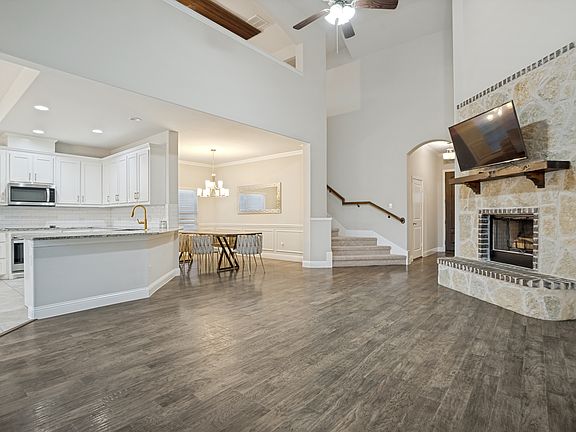 5th image of 3406 Herron Dr