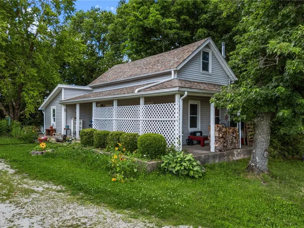 691 N Bickett Rd, Xenia, OH 45385