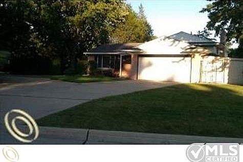 29300 Kensington Front.jpg
