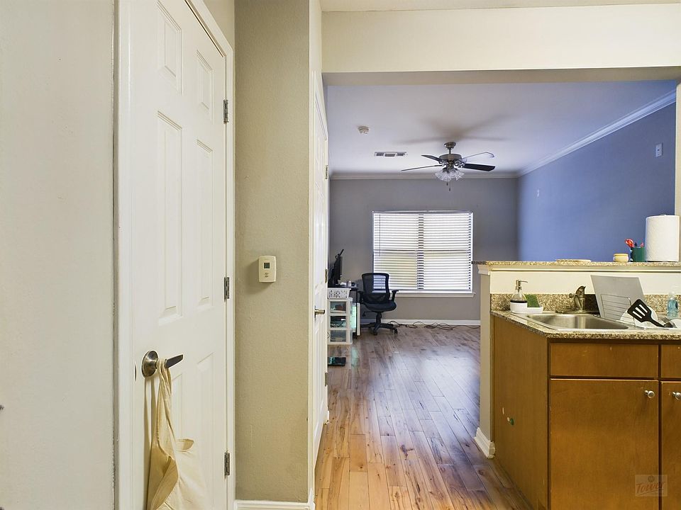 1st image of 2502 Leon St APT 218