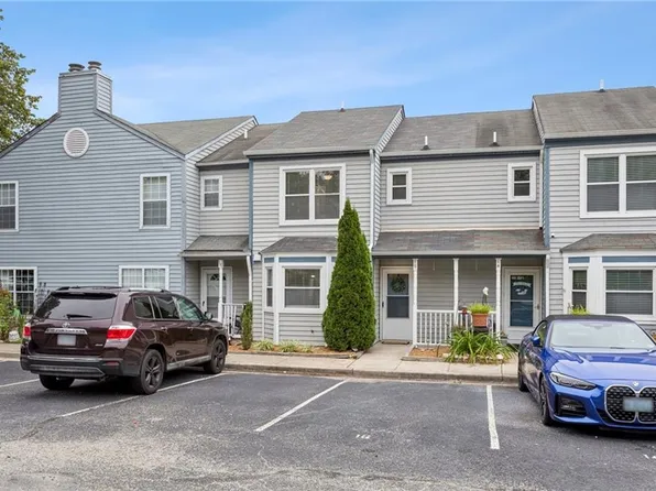 16 Bayview Ct, Hampton, VA 23664