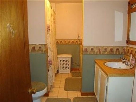 5th image of 4916 Vincent Ave