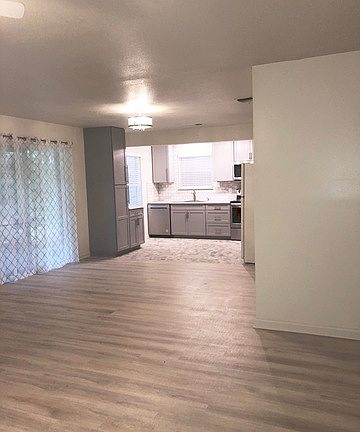 3rd image of 217 E Kronkosky St