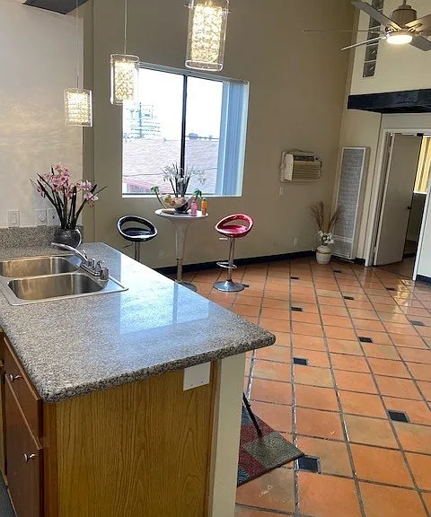 1943 Vista Del Mar Ave #7 — Photo 2