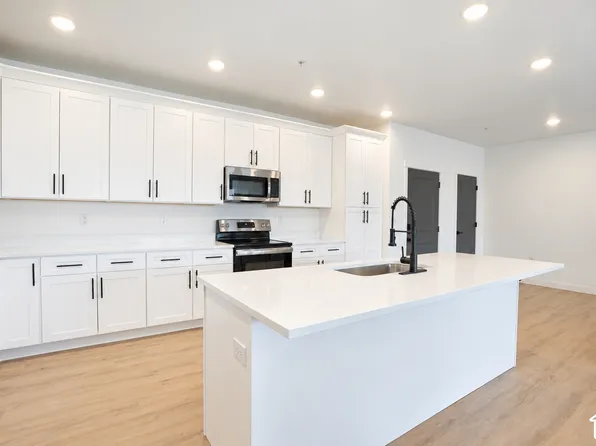 776 W Blue Magic Ln N #304, Midvale, UT 84047