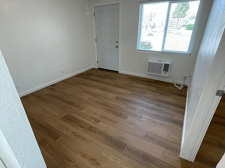 2100 Crestview Ave #3 — Photo 11