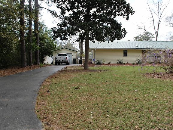 3rd image of 31 Lake Dr