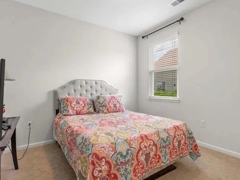 542 Hay Hill Ln — Photo 14