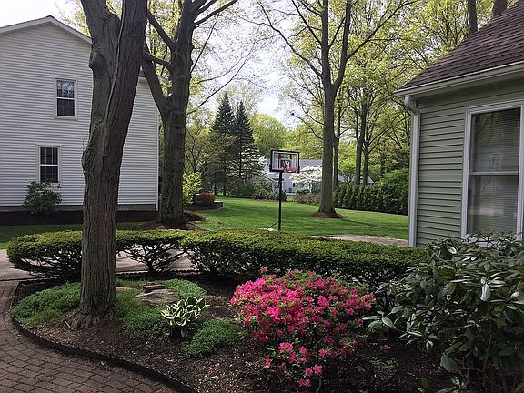 5th image of 6410 Olde Farm Ln