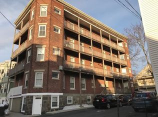 31 Perkins St APT 5, Salem, MA 01970