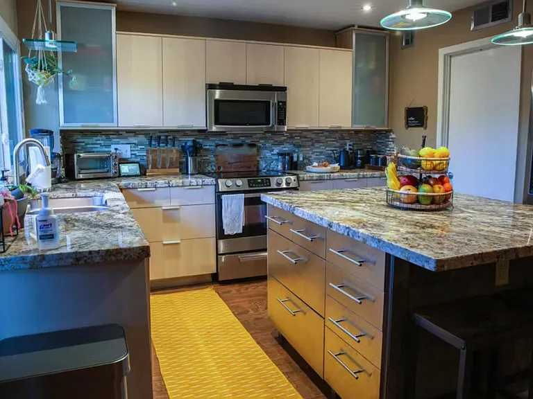 4285 N Miller Rd — Photo 4