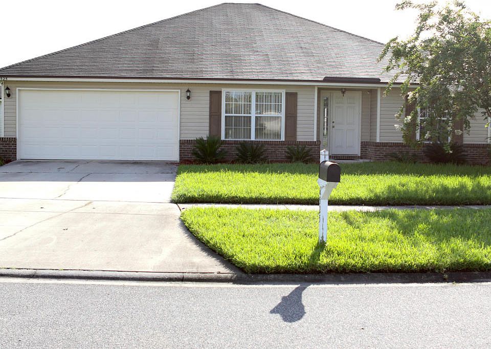 1st image of 6525 Silk Leaf Ln
