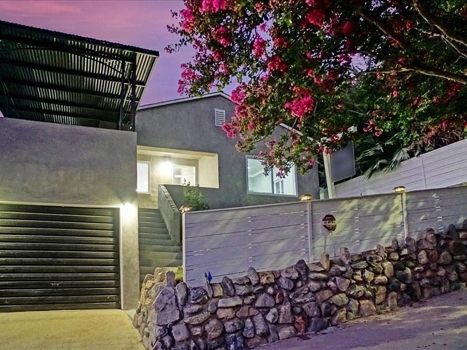 1st image of 555 Coleman Ave