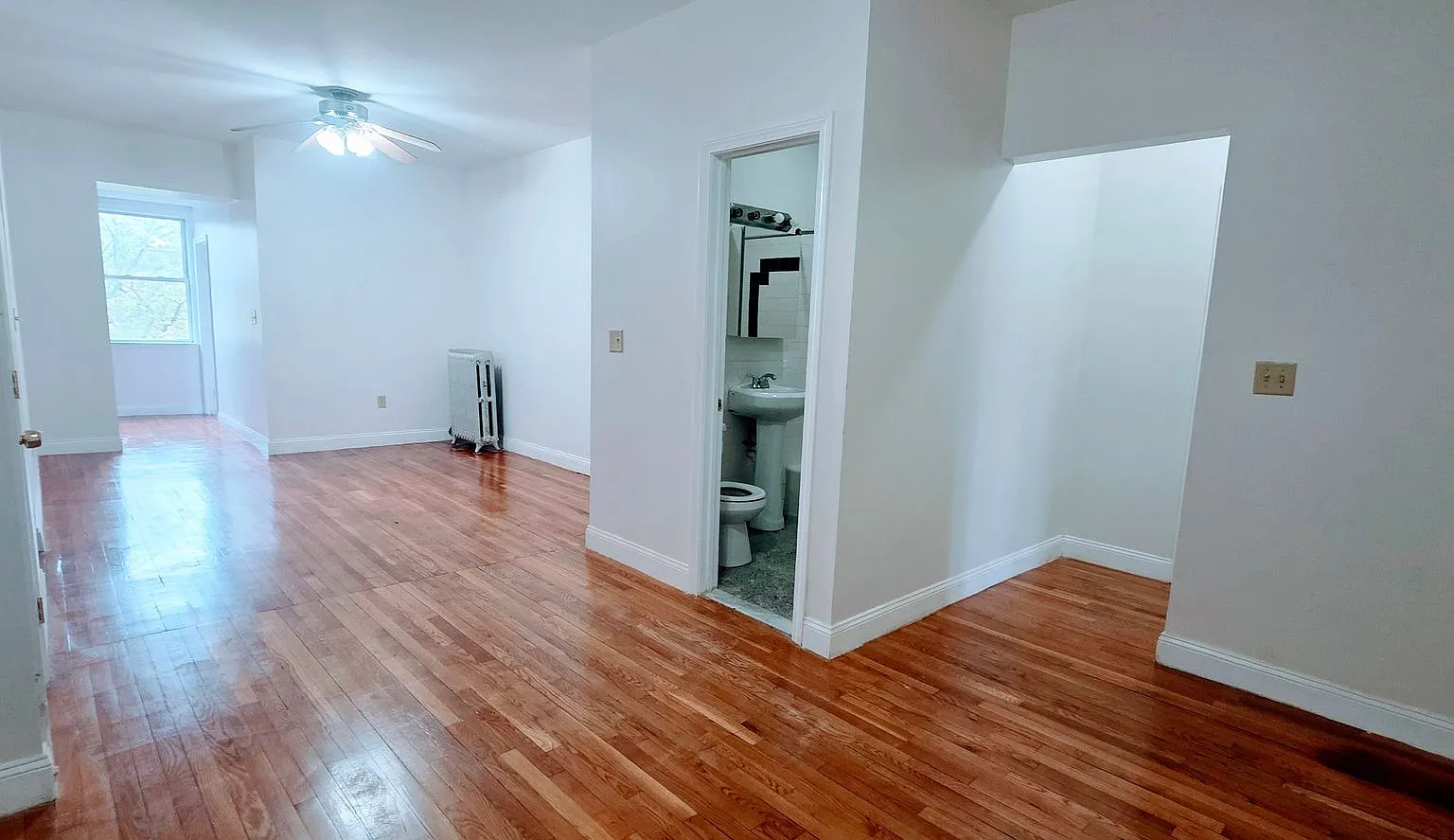 No Fee w Promo! Spacious Apt on Brookline Border w Gas, Ht & HW ALL Included! Near B & C lines! — Photo 1